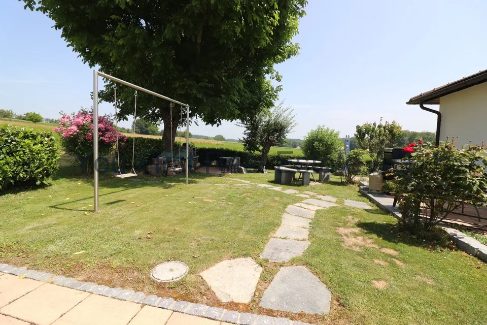FRANCE - Un jardin comme un parc, paix, espace et nature. – photo 12 sur 13