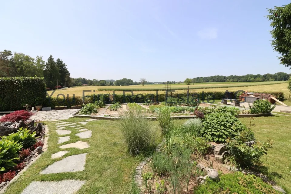 FRANCE - Un jardin comme un parc, paix, espace et nature. – photo 13 sur 13