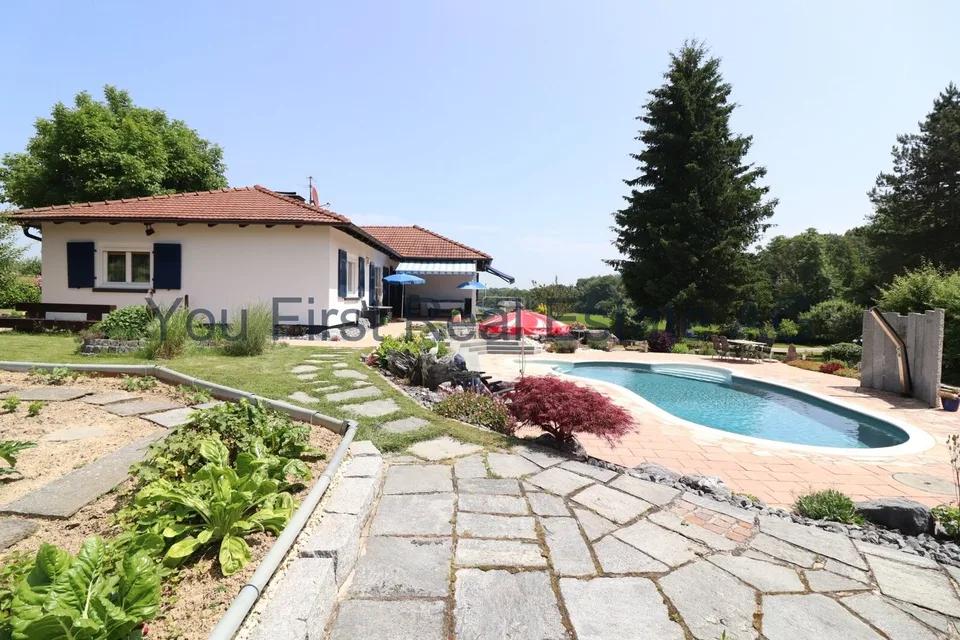 FRANCE - Un jardin comme un parc, paix, espace et nature. – photo 6 sur 13