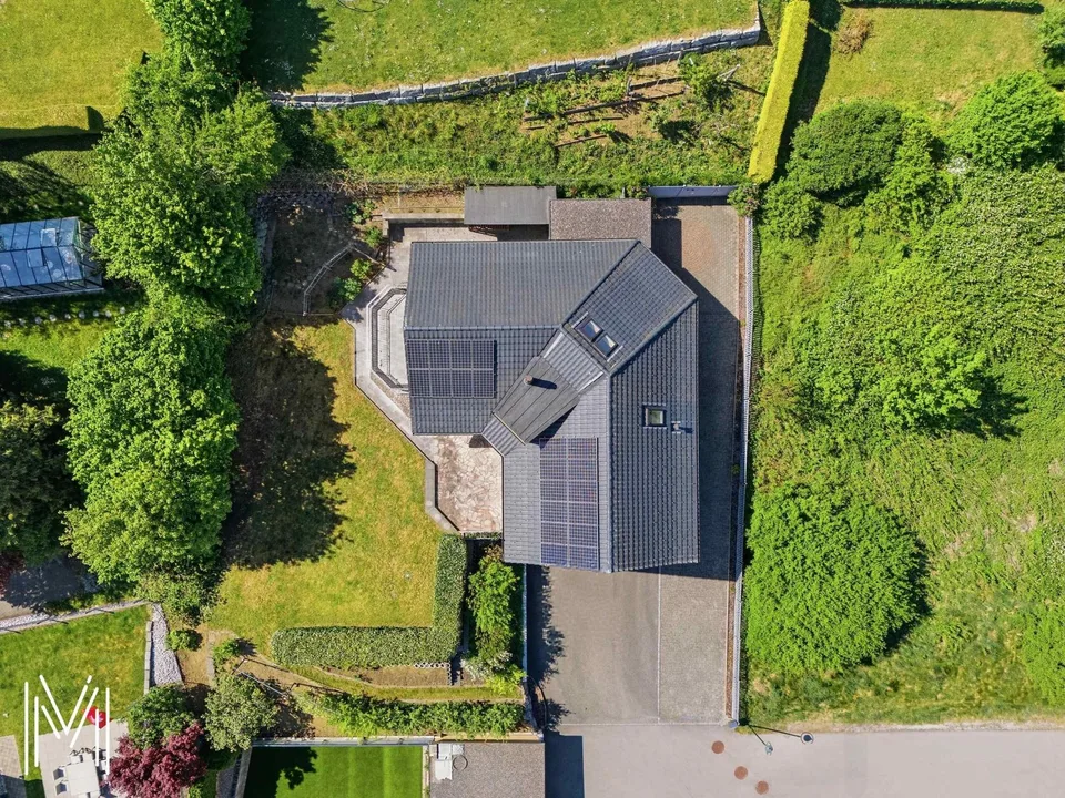 Villa d'exception de 6,5 pièces dans un quartier calme résidentiel avec vue exceptionnelle ! – photo 6 sur 13