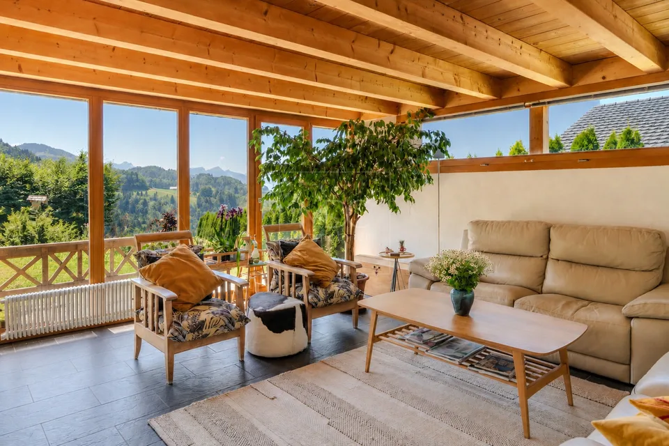 Bello chalet contemporaneo con vista panoramica a Châtel-St-Denis