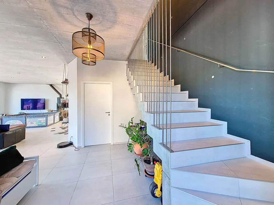 Villa in stile architettonico contemporaneo con spazi generosi