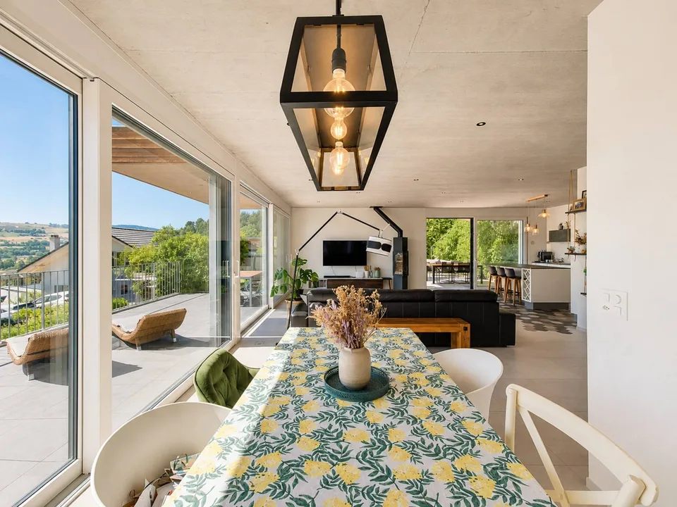 Villa in stile architettonico contemporaneo con spazi generosi