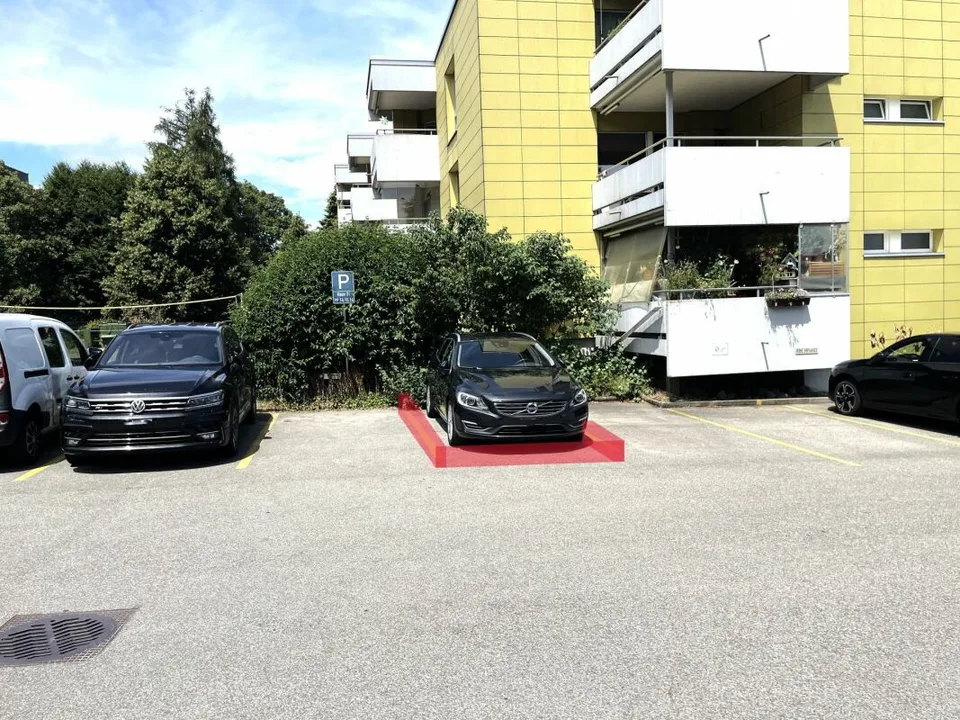 Parcheggio esterno a Münchenbuchsee