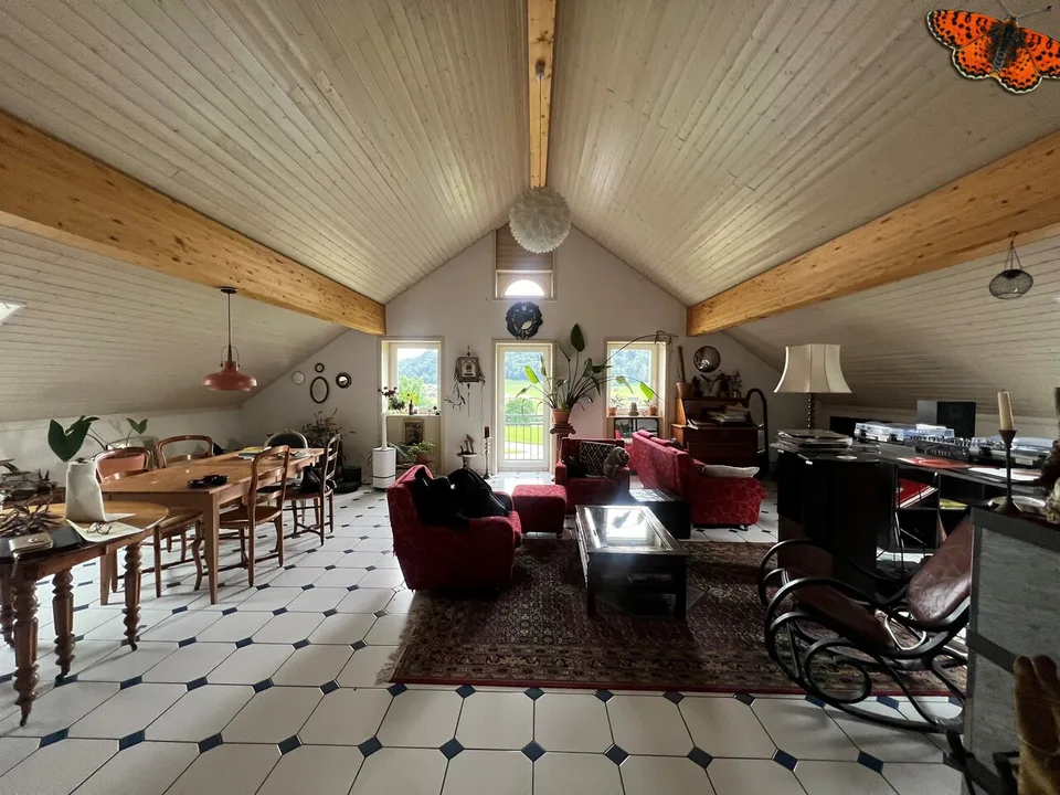 CHARMANT APPARTEMENT STYLE FERME A LA CAMPAGNE - 4.5 pièces