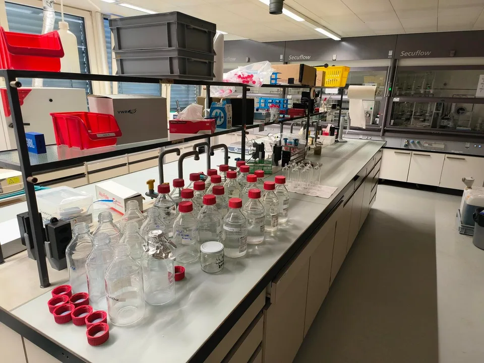 Locaux de laboratoire entièrement équipés à Schlieren/ZH