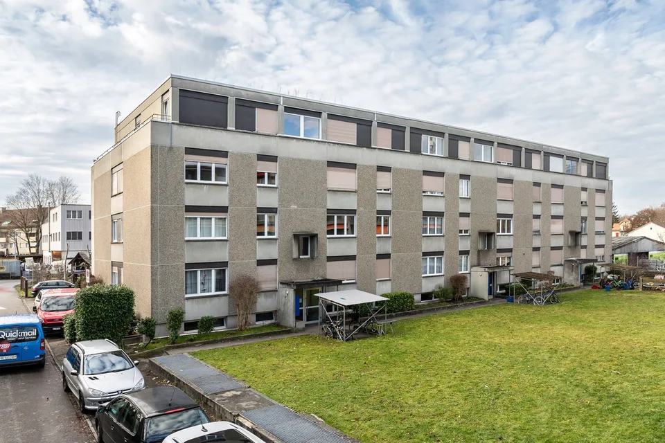 Moderne 4-Zimmer-Wohnung mit Balkon am Untermattweg
