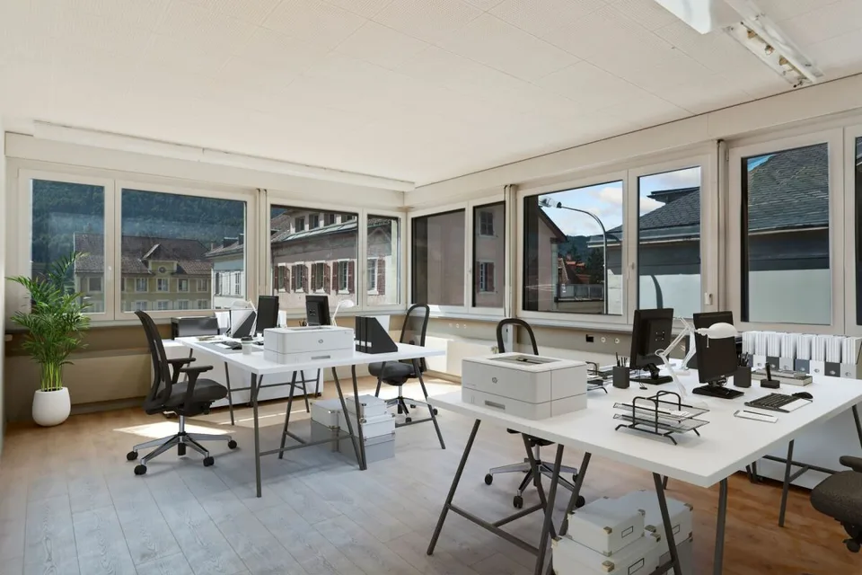 St-Imier, Büro / Kabinett ideal gelegen, Fläche ab 27m2