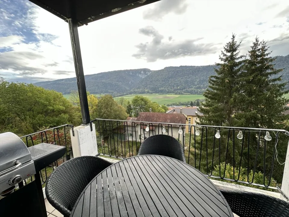 St-Imier, magnifico appartamento di 4.5 locali al 1° piano con balcone e terrazza