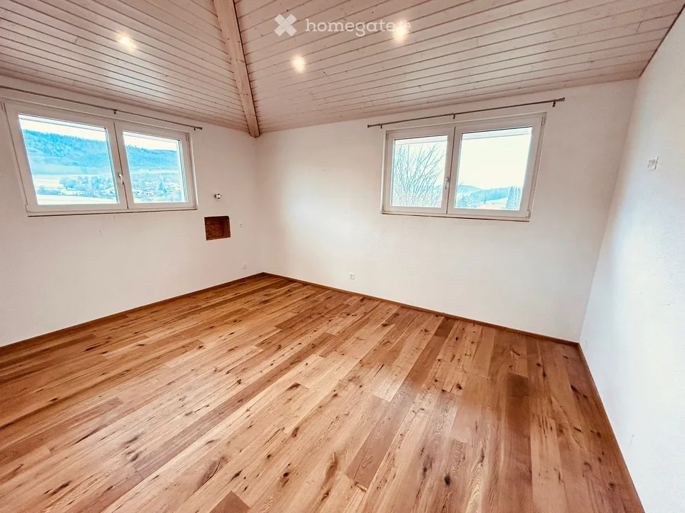 Geräumige 3.5-Zimmer-Wohnung mit Charme in Develier
