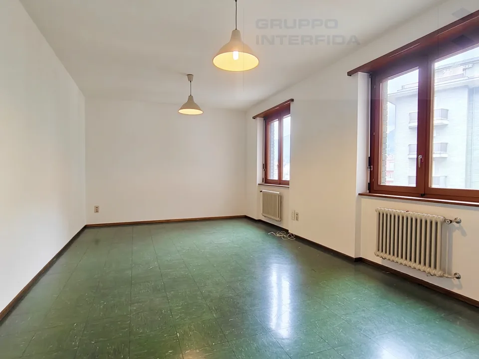 COMODO UFFICIO NEL CUORE DI CHIASSO