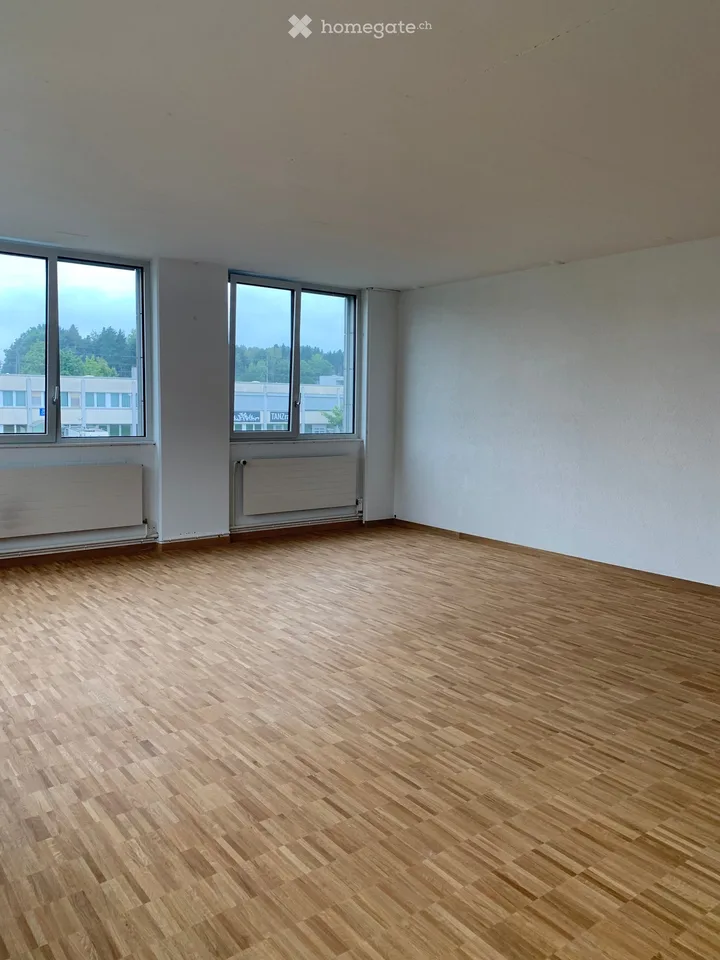 Heller Gewerberaum zu vermieten
