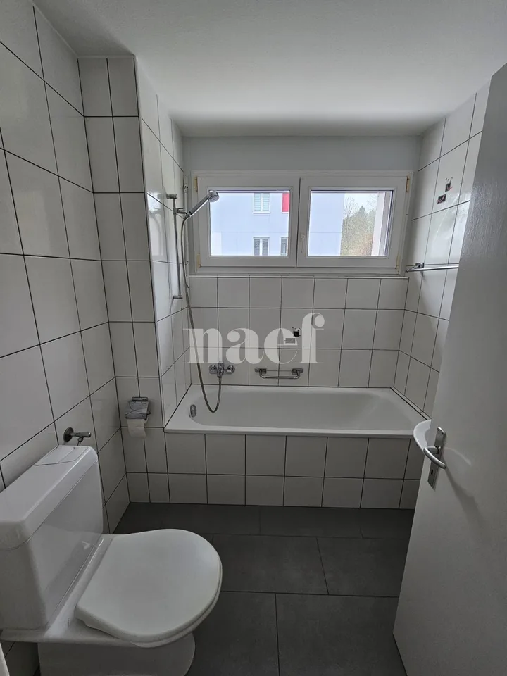Bel appartement de 4 pièces avec vue dégagée et balcon – Foto 17 von 18