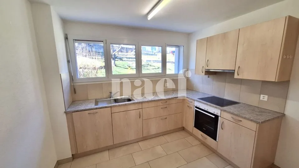 Bello appartamento di 4 locali con vista libera e balcone