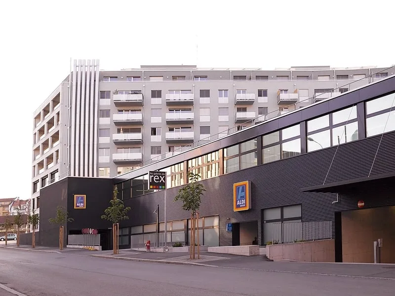 Opportunità rara: arcate commerciali nel cuore del centro città!