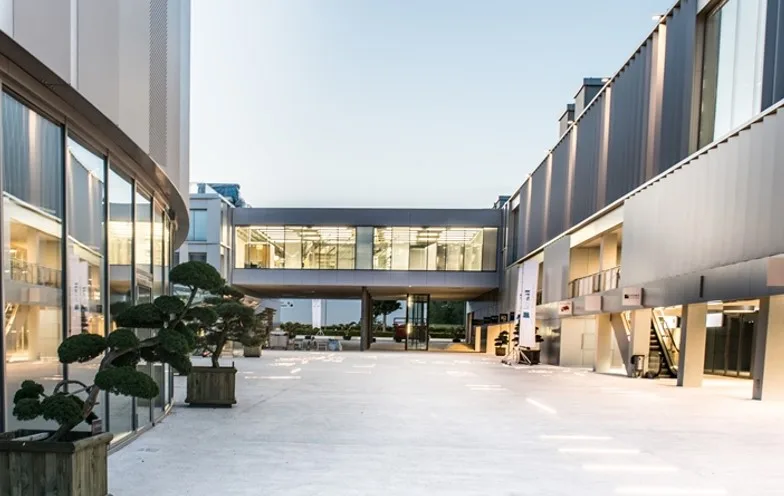 Surfaces administratives de 80 à 190 m2