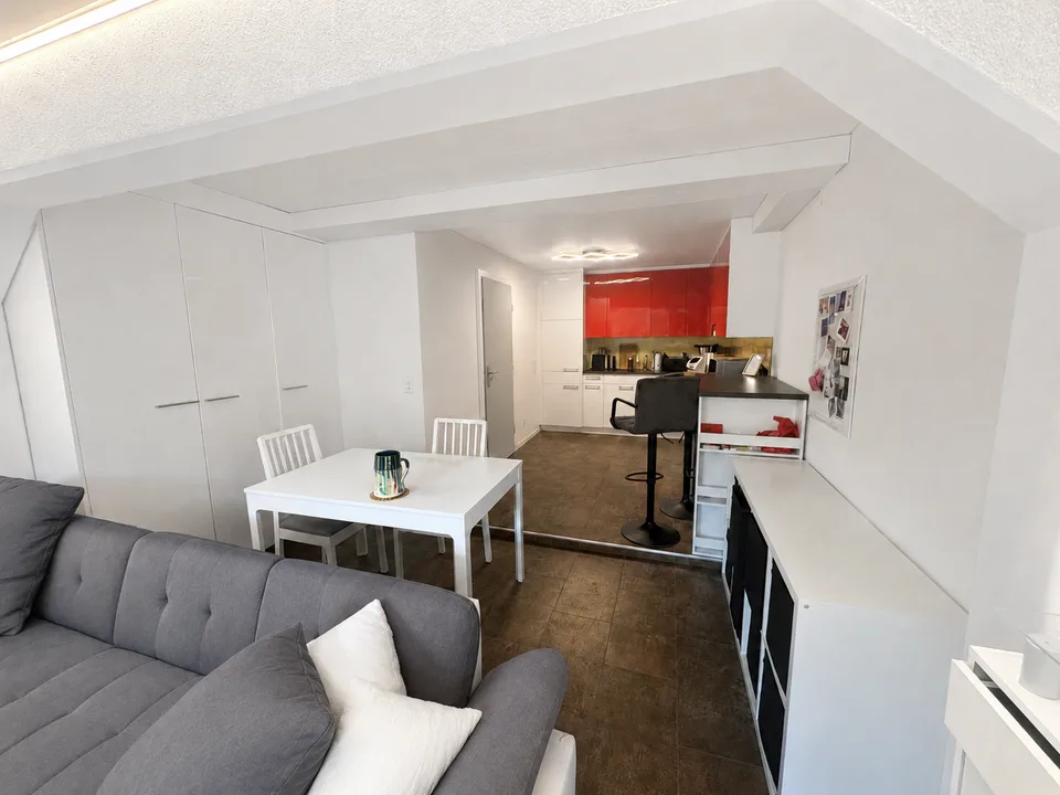 Moderne 2-Zimmer-Wonung mit eigener Terrasse in Ennetbaden