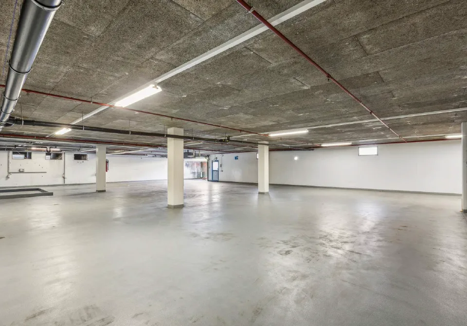 Vermietung von Lager- und Gewerbeflächen in La Chaux-de-Fonds (NE)