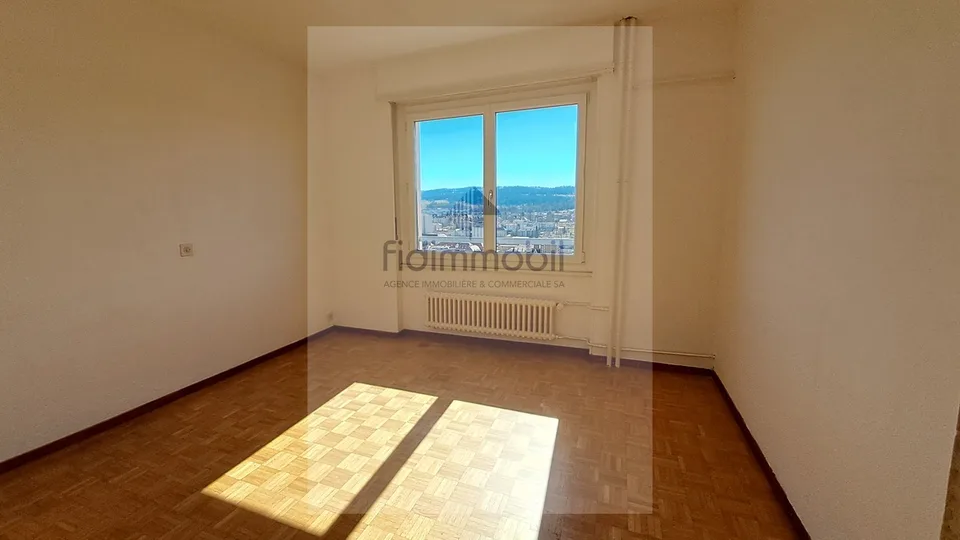 Zu vermieten, 7 Zimmer, Combe-Grieurin 37b, La Chaux-de-Fonds