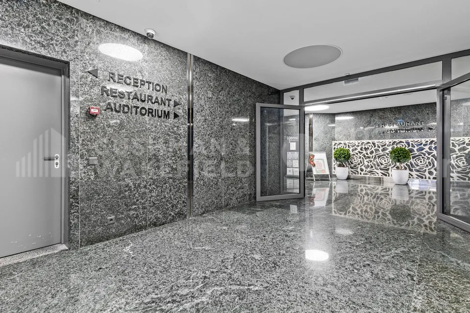 Bureaux de 860 m² au 10e étage avec vue du lac Léman - Nation Business Center