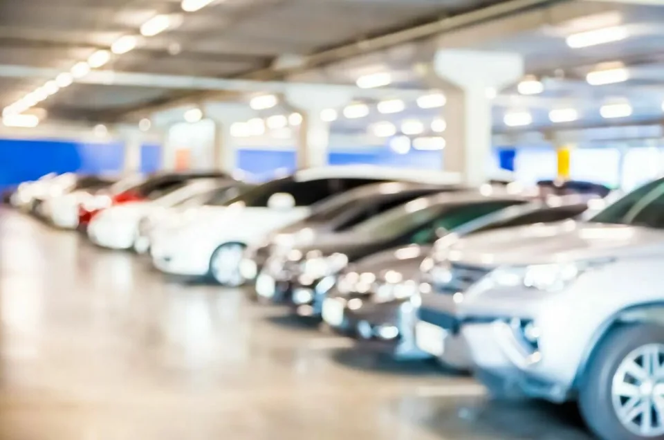 TIEFGARAGENPLÄTZE IN SUHR ZU VERMIETEN