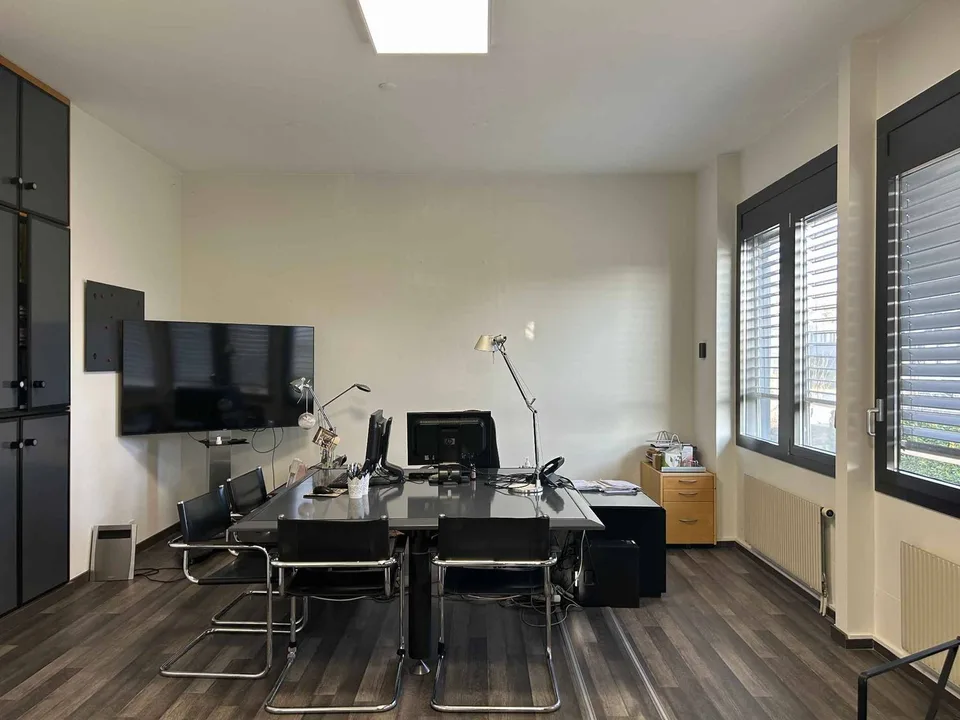 Cellules de bureaux de 28 m2 et 35 m2 rénovées et climatisées