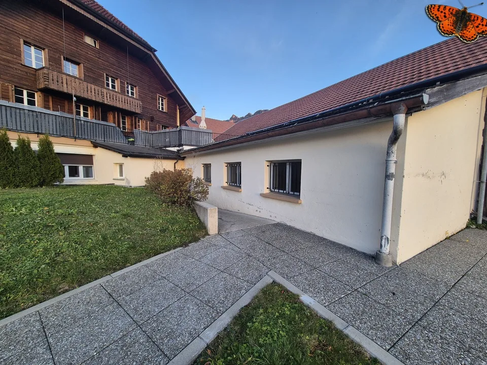 SUPERFICIE COMMERCIALE 65 M² - CHARMEY