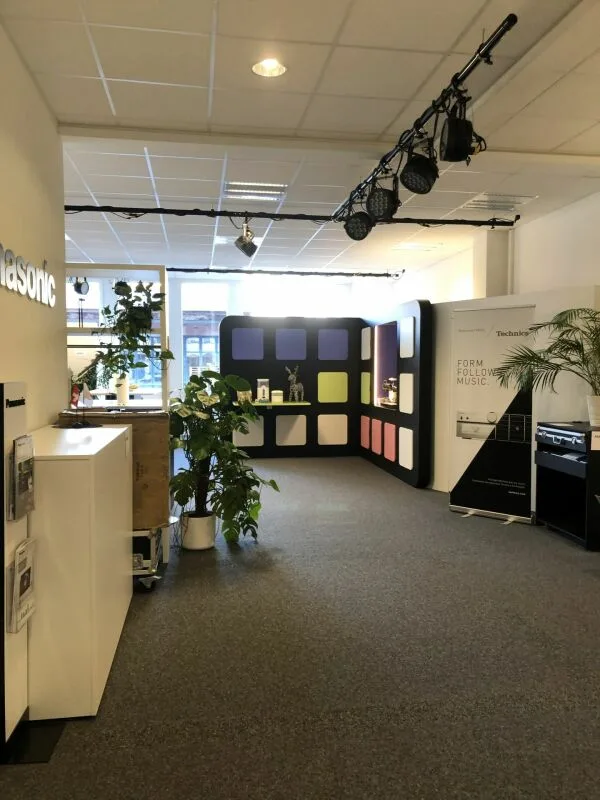 242 m2 ufficio / esposizione / magazzino con rampa di carico a Rotkreuz