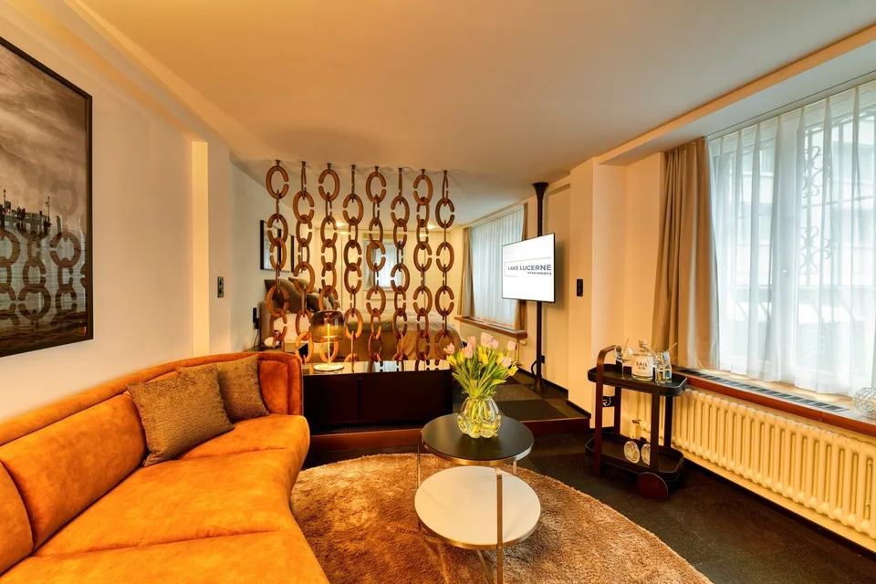 Exklusives möbliertes Apartment in der Villa Felsenau in Hergiswil am See