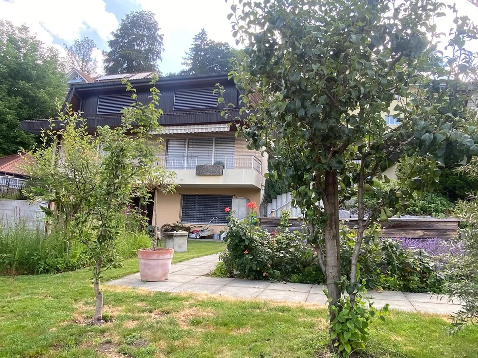 Einfamilienhaus mit zusätzlichem Hobbyraum und Gartenhaus