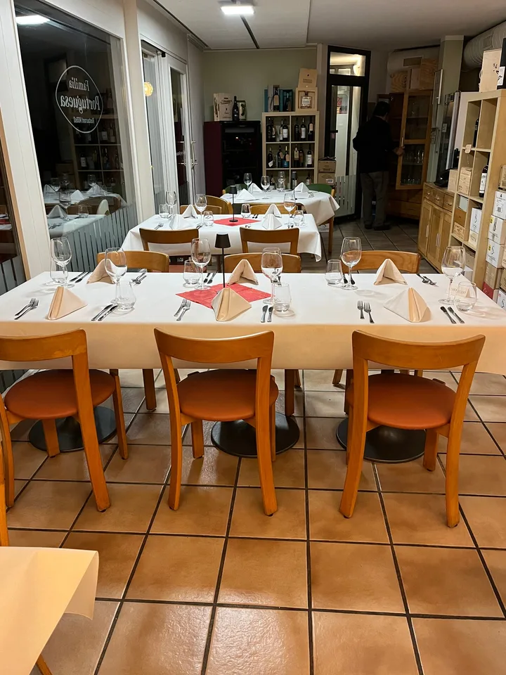 Ristorante attraente con 120 m² in una posizione tranquilla a Herrenschwanden