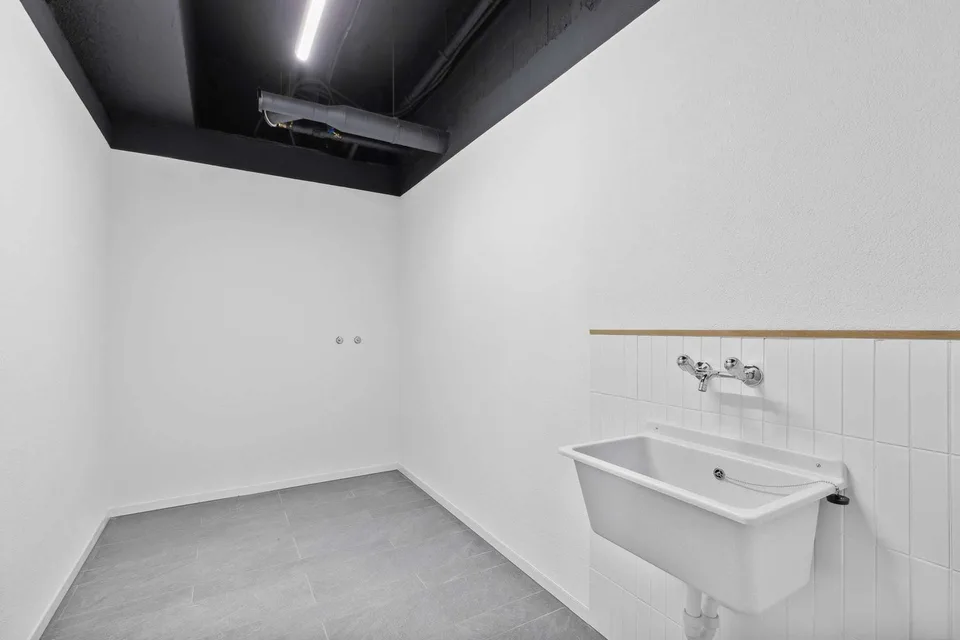 Espace commercial attractif pour bureau, production ou stockage – photo 8 sur 10