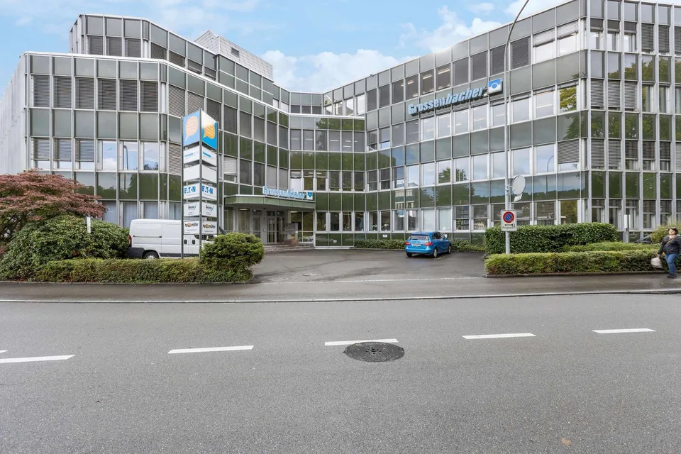 Attraktive Geschäftsfläche für Büro, Produktion oder Lager