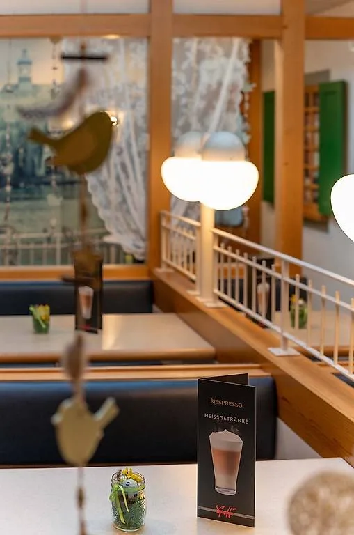 Caffè e negozio nel centro di Thun