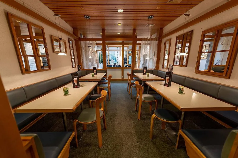 Caffè e negozio nel centro di Thun