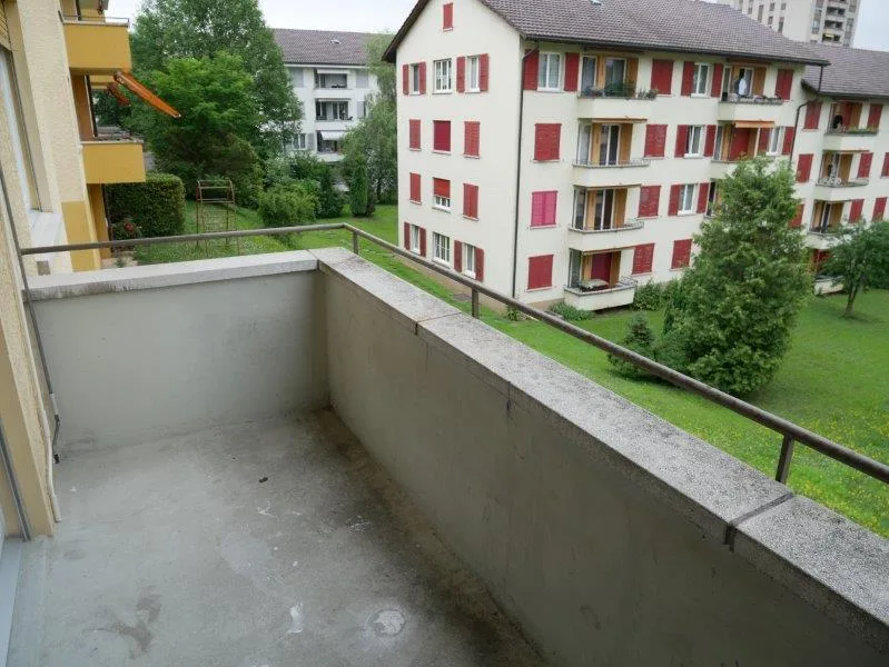 Appartement lumineux 3.5 pièces avec balcon et place de parking à Grenchen