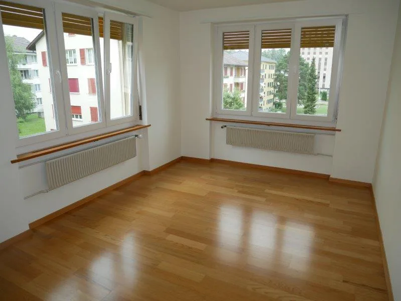 Helle 3.5-Zimmer-Wohnung mit Balkon und Parkplatz in Grenchen