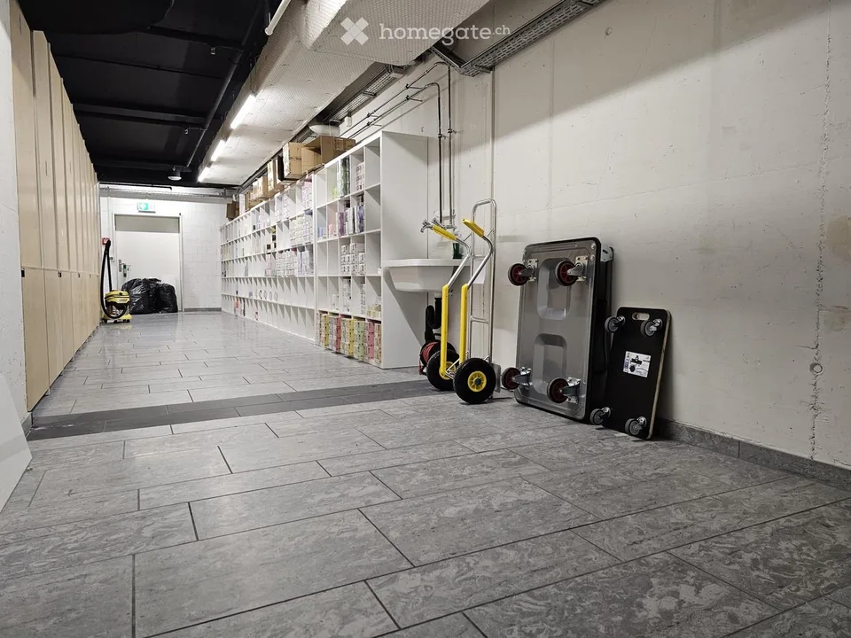 Ladenfläche im Einkaufszentrum in Oerlikon