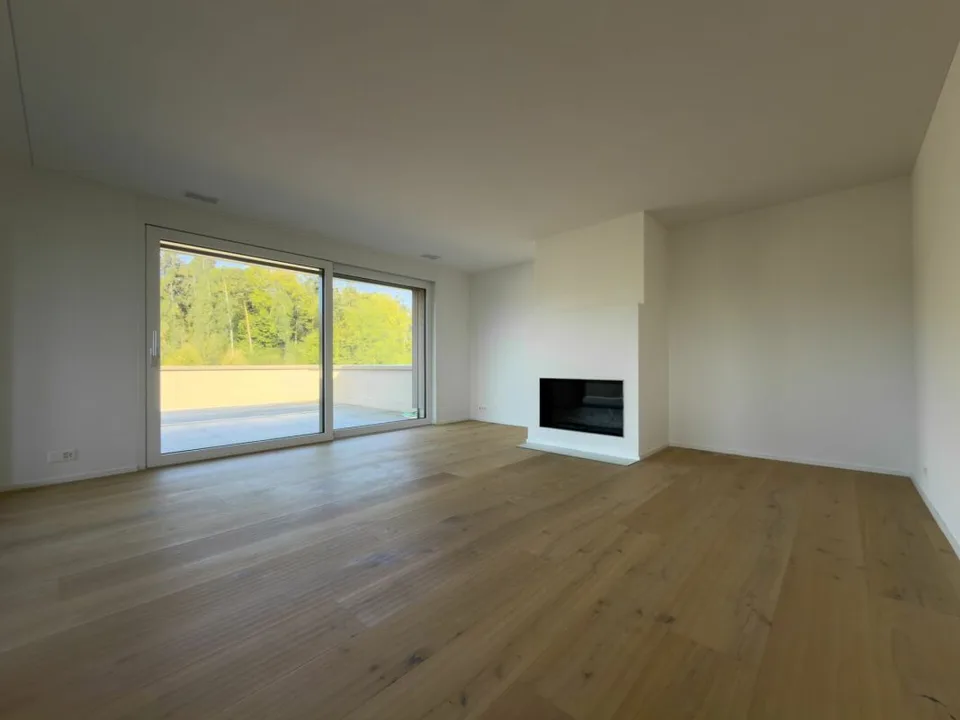 Appartamento attico esclusivo con vista panoramica e terrazze perimetrali