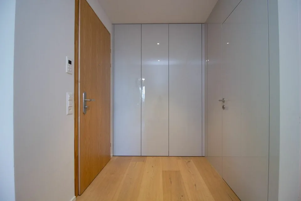Appartamento attico esclusivo con vista panoramica e terrazze perimetrali
