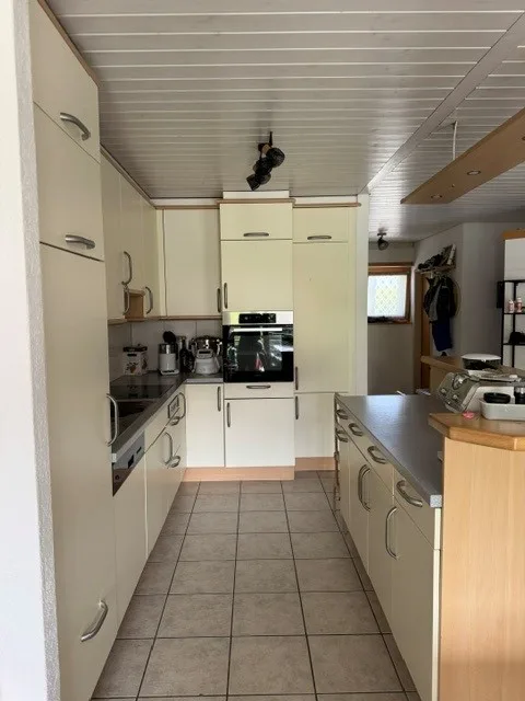 Beautiful 4 1/2 room apartment with underground parking