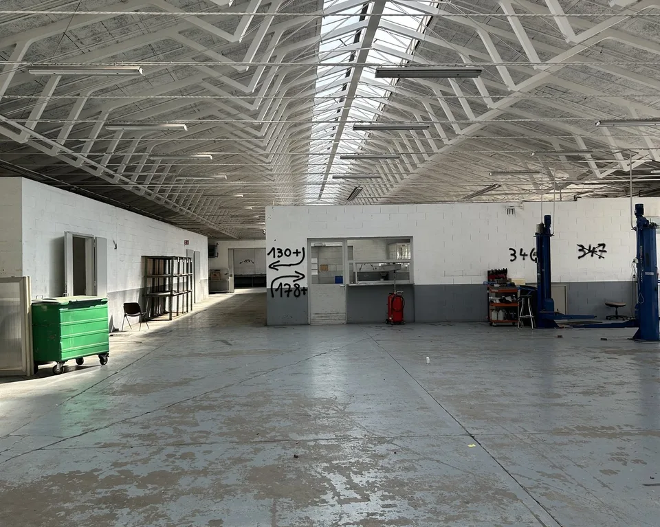 Industriefläche zur Miete - Meyrin - Ab 600 m2 - Erdgeschoss