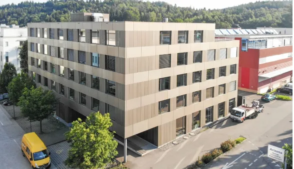 Spazio commerciale e uffici di attrazione in costruzione di alta qualità