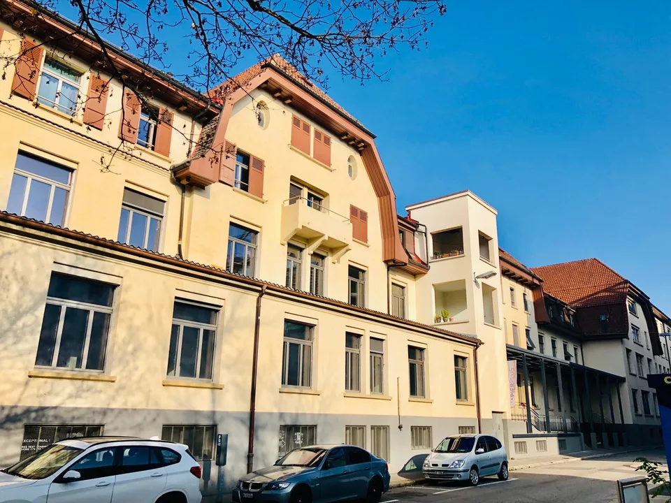 helle, offene Büroräumlichkeiten im Stadtzentrum