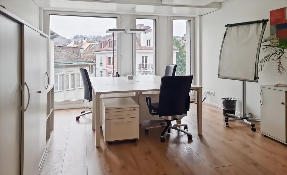 Privater Büroraum für 3 in Regus City Old Town