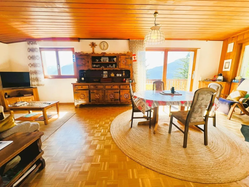 Magnifique chalet de 3.5 pièces - Spacieux et lumineux - Endroit très calme - Magnifique vue
