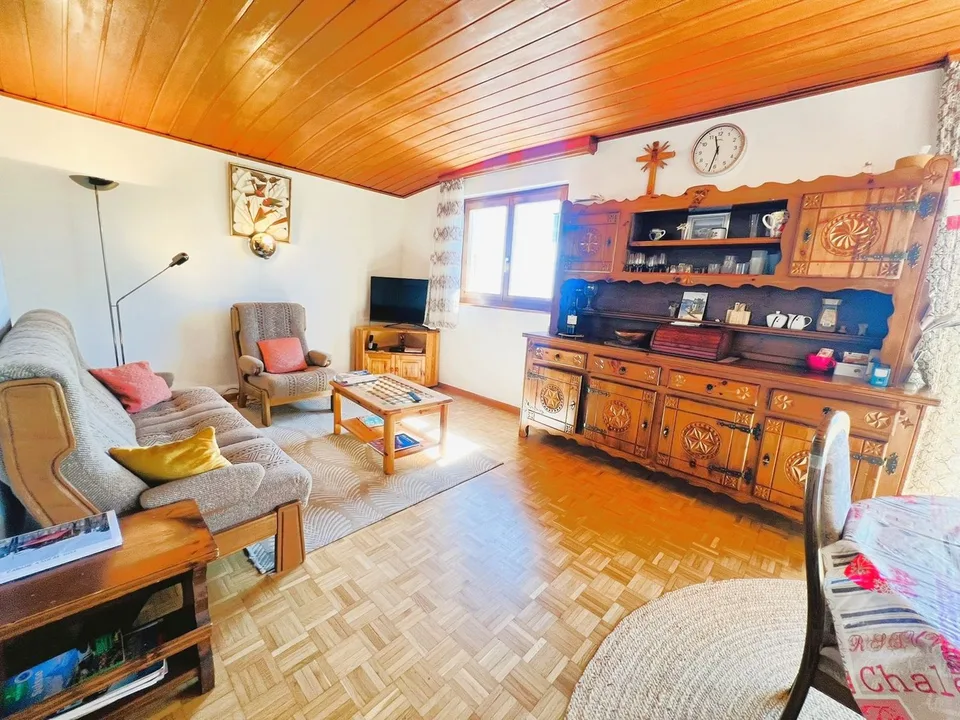 Magnificent Chalet mit 3.5 Zimmern - Geräumig und hell - Sehr ruhige Lage - Magnifique Aussicht