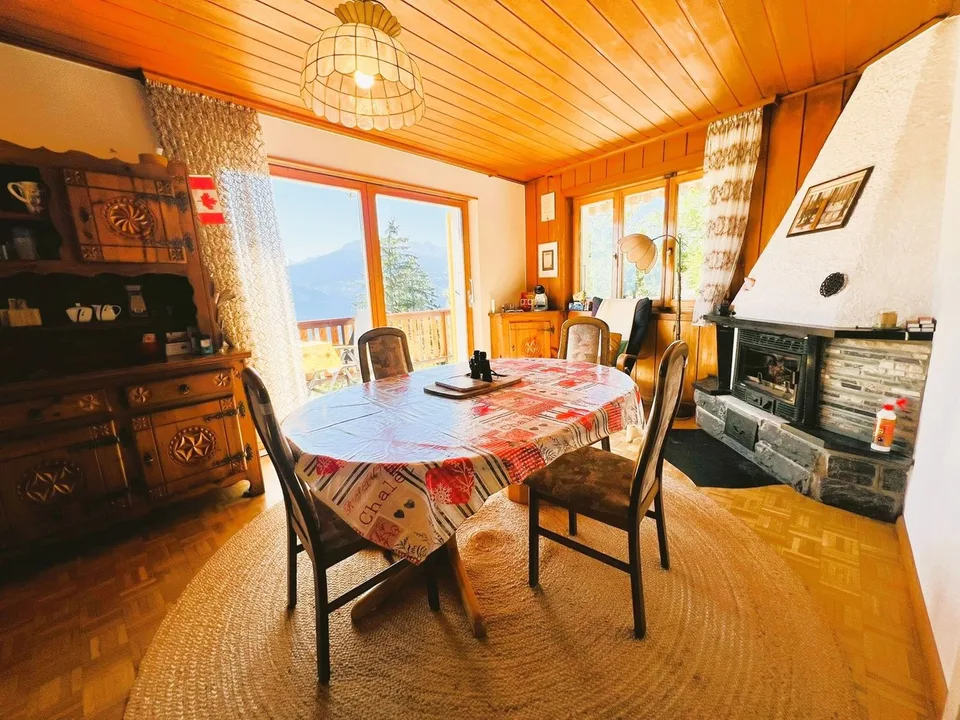 Magnificent Chalet mit 3.5 Zimmern - Geräumig und hell - Sehr ruhige Lage - Magnifique Aussicht