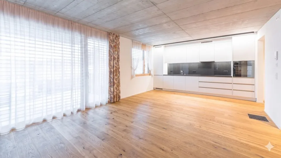 GEMÜTLICHE UND GROSSZÜGIGE 3.5 ZIMMER-WOHNUNG IN REBSTEIN