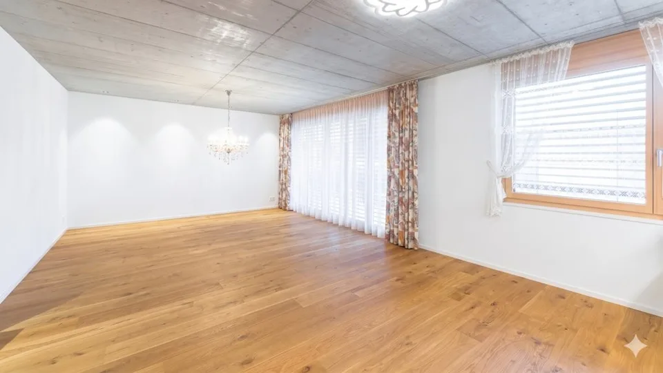 GEMÜTLICHE UND GROSSZÜGIGE 3.5 ZIMMER-WOHNUNG IN REBSTEIN
